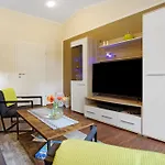 Apartment To Hus *